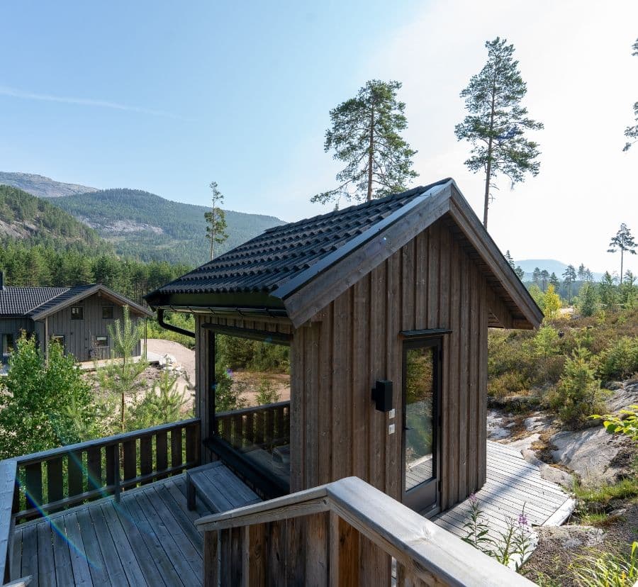 En utendørs badstue og en vedovn